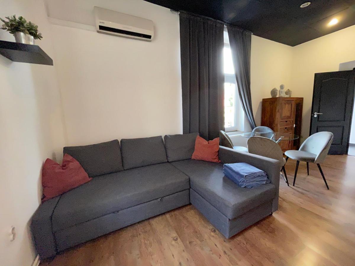 Smeraldo Apartment *